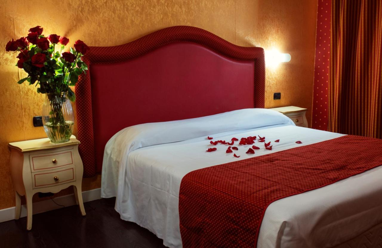 Hotel - Motel Flower Gropello Cairoli Kültér fotó
