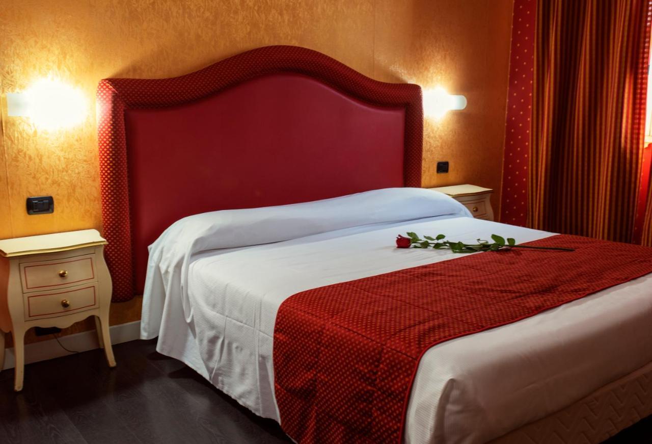 Hotel - Motel Flower Gropello Cairoli Kültér fotó