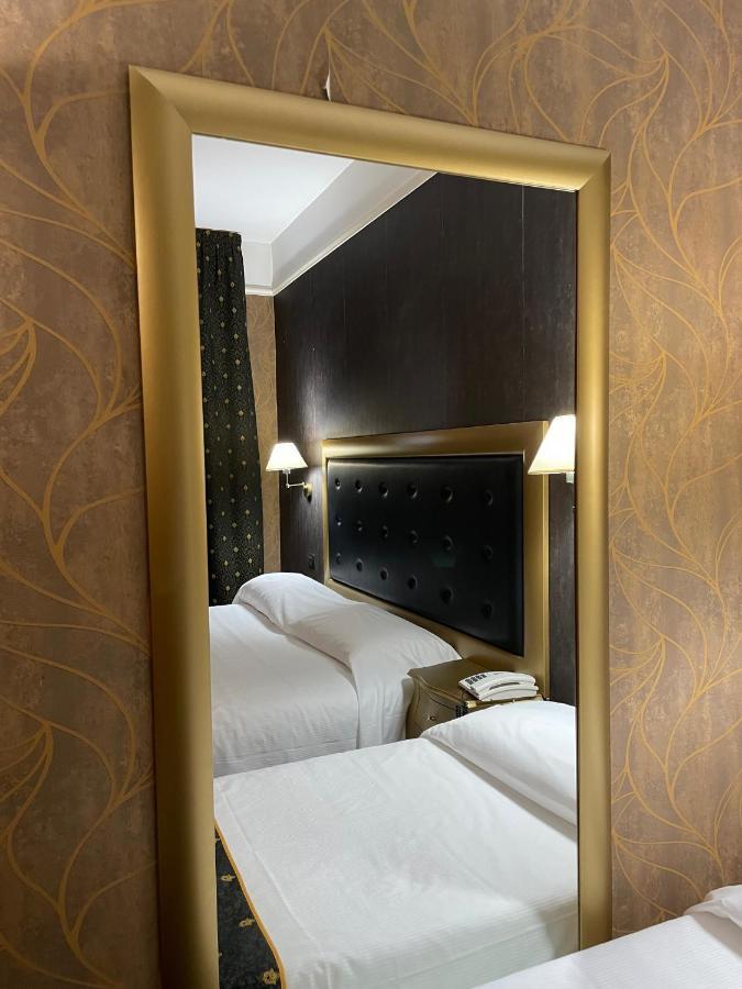 Hotel - Motel Flower Gropello Cairoli Kültér fotó