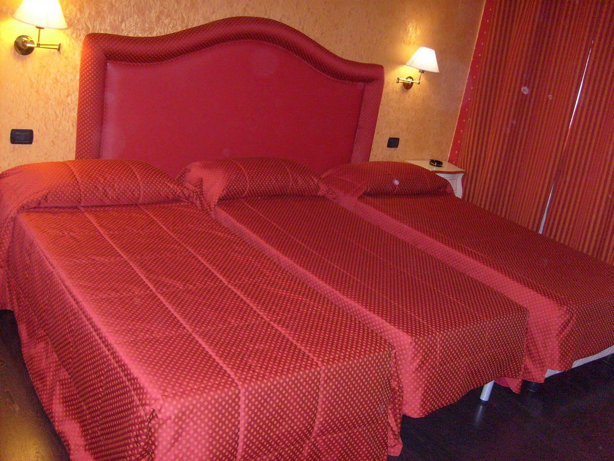 Hotel - Motel Flower Gropello Cairoli Kültér fotó