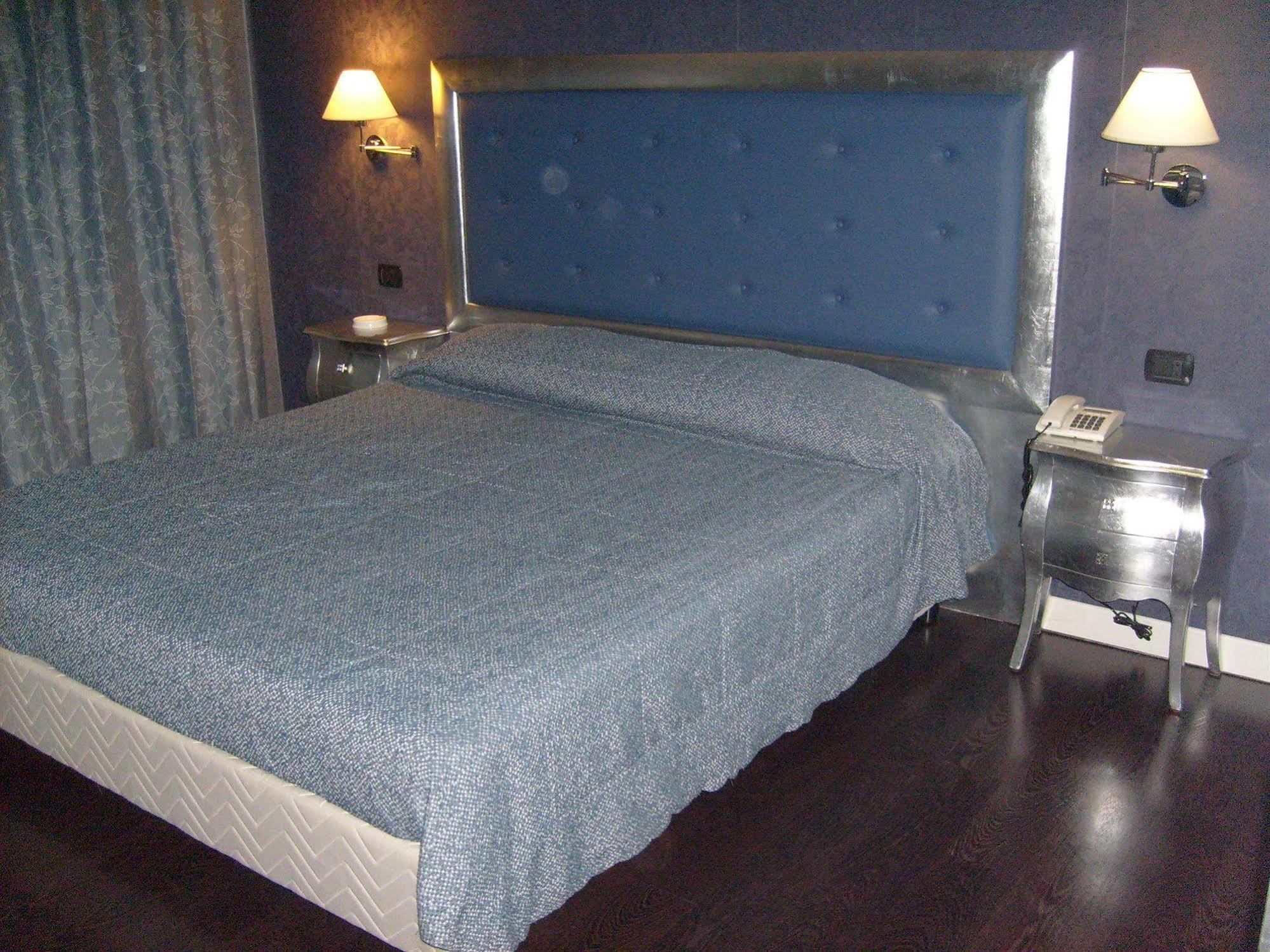 Hotel - Motel Flower Gropello Cairoli Kültér fotó